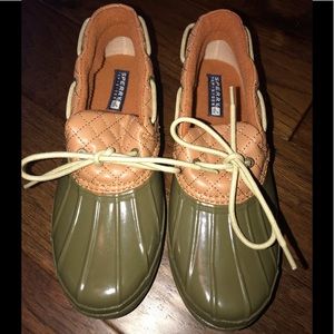 Brand New Sperry rain shoe - women’s size 9